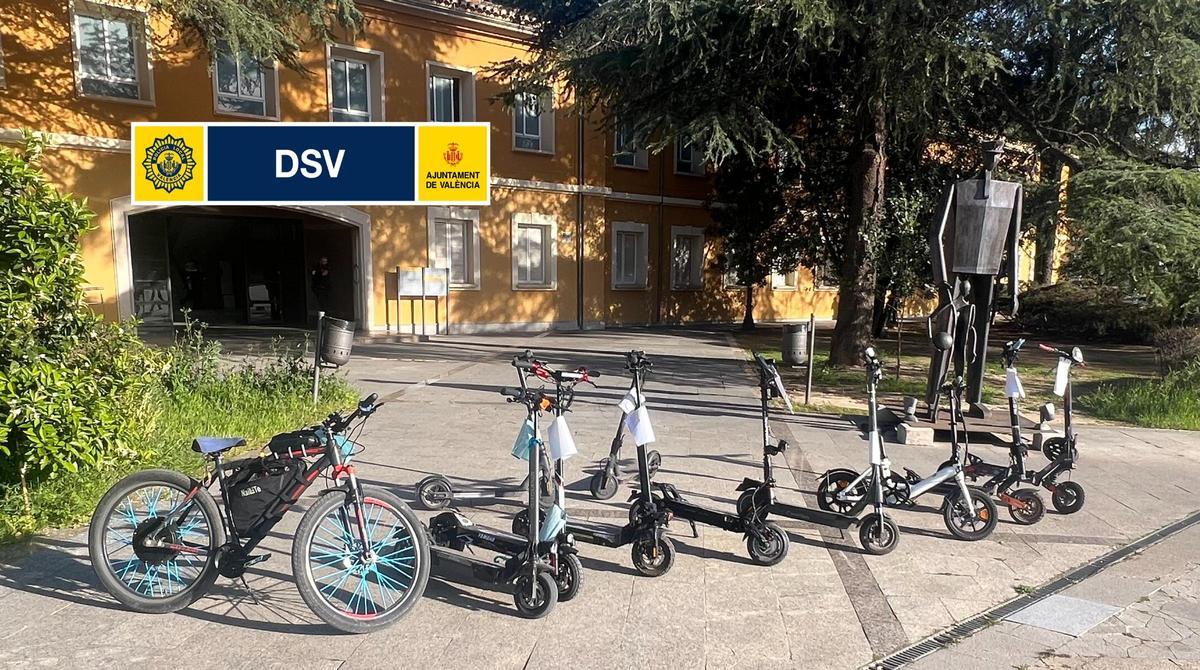 La bici eléctrica los y patinetes inmovilizados por la Policía Local de València