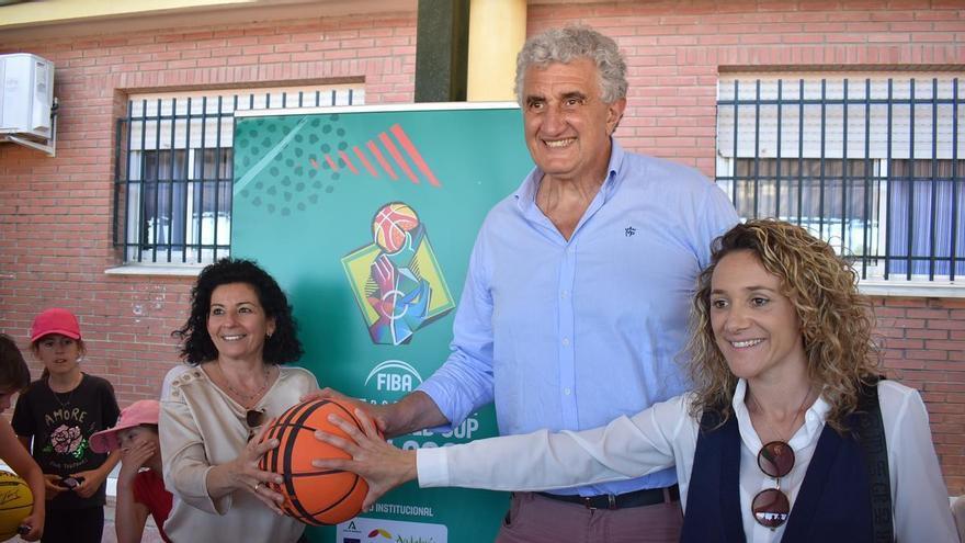 Fernando Romay visita el colegio Isaac Peral de Alhaurín De La Torre