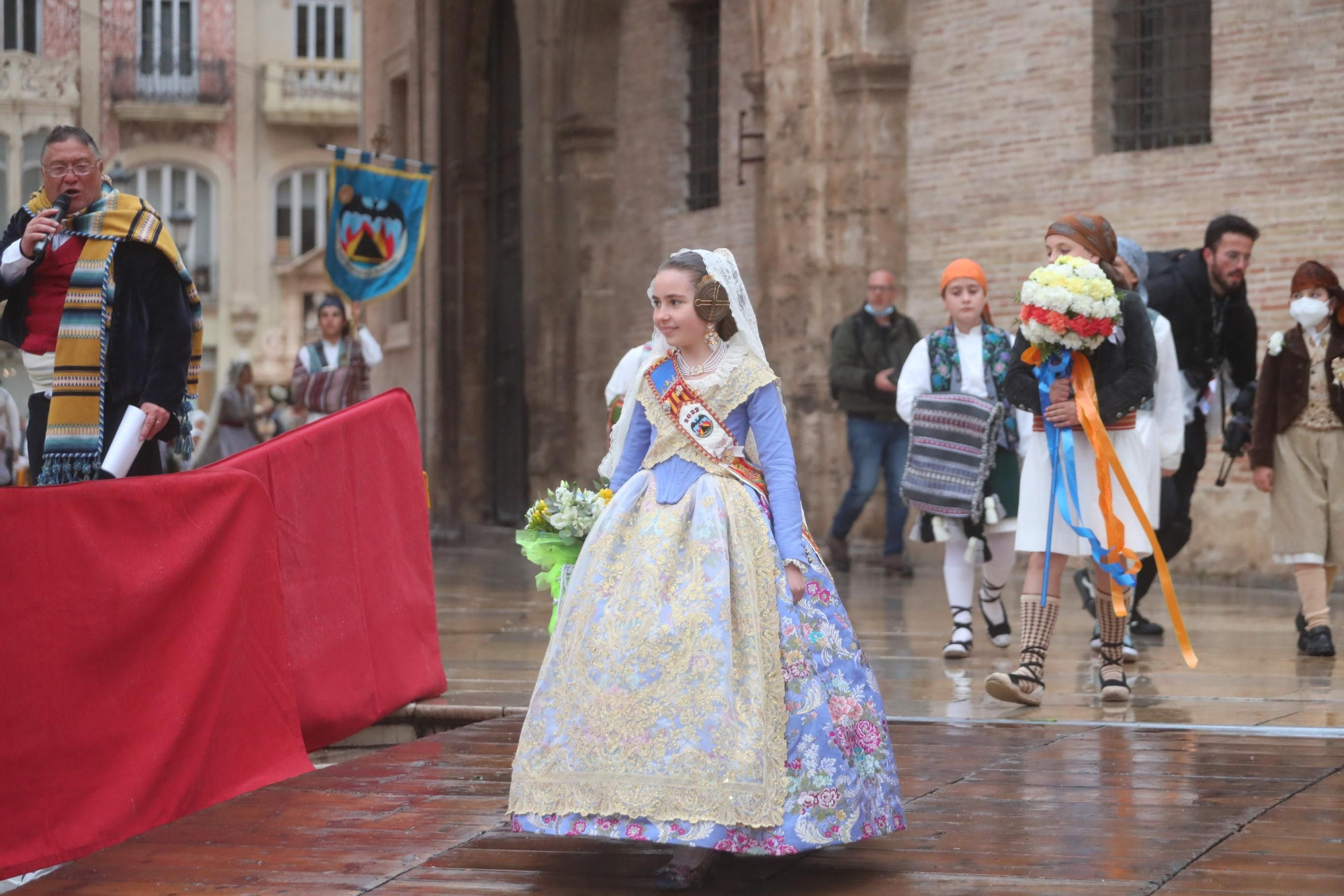 Búscate en el primer día de ofrenda por la calle de la Paz (entre las 18:00 a las 19:00 horas)