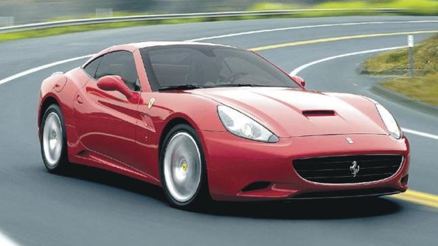 Un modelo de Ferrari, cada vez más difícil de ver en las carreteras italianas.