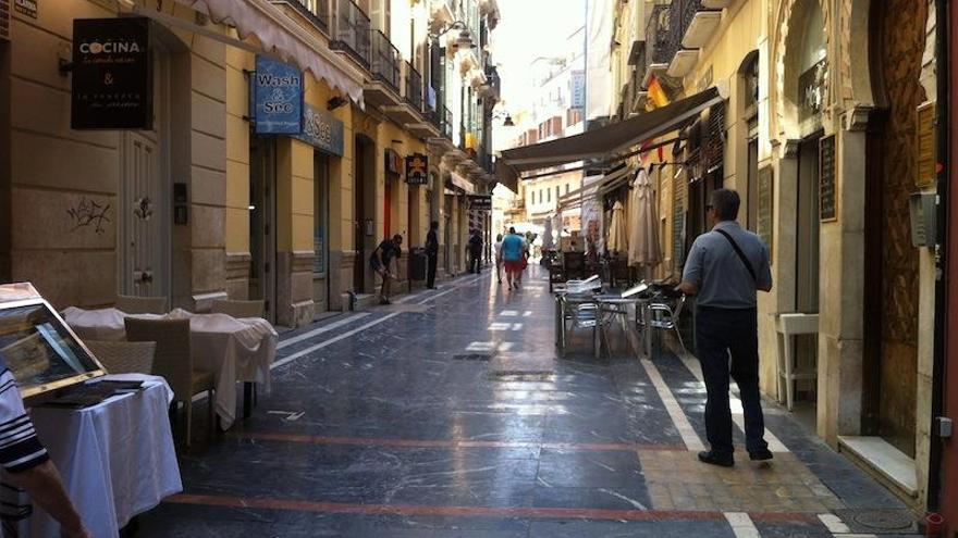 La calle Sánchez Pastor presentaba un aspecto mucho más despejado ayer por la mañana.