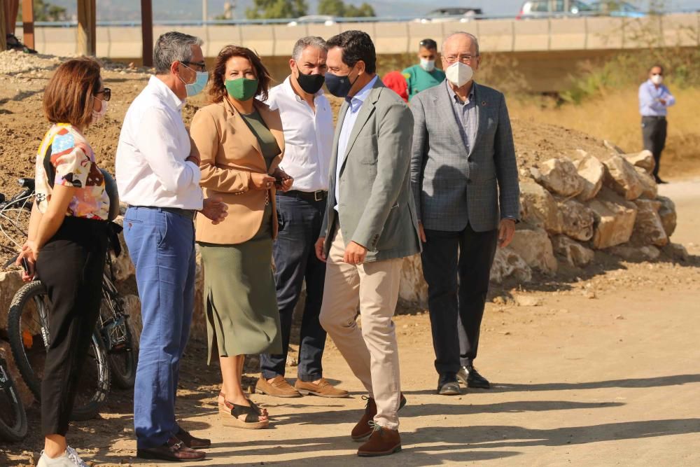 Inauguración de la pasarela peatonal sobre el río Guadalhorce, en Málaga.