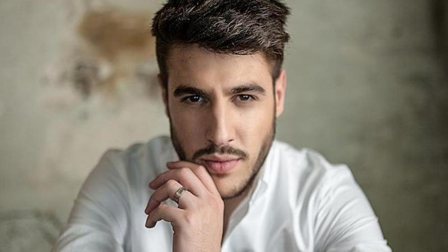 Antonio José, protagonista de una intensa jornada cultural en Cáceres