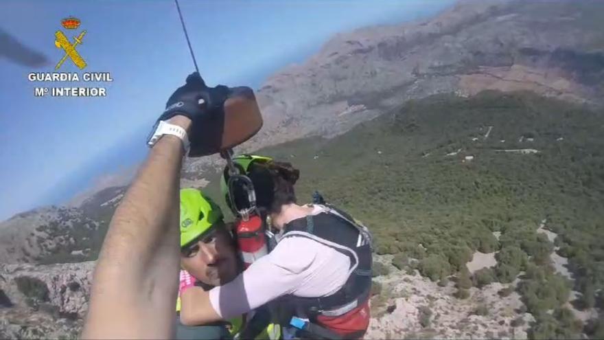 Rescate en helicóptero de ocho excursionistas en la Serra de Tramuntana