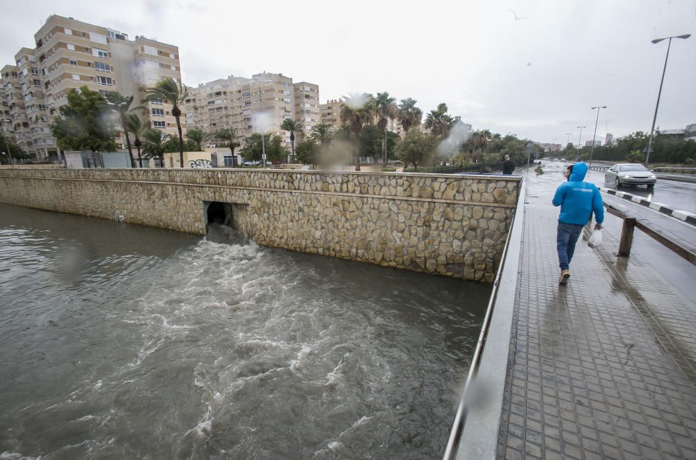 La gota fría causa inundaciones en la ciudad de Alicante