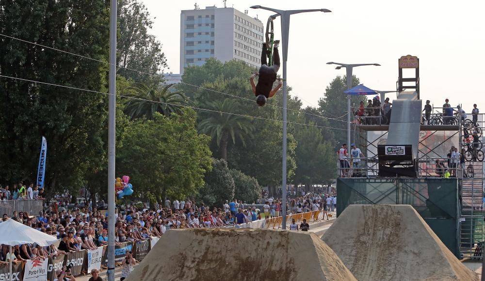 La prueba clasificatoria del campeonato del mundo de skate y la de BMX captan la atención de un público entregado