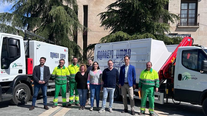 El Ayuntamiento de Moraleja presenta nuevos vehículos para un servicio de limpieza más eficaz