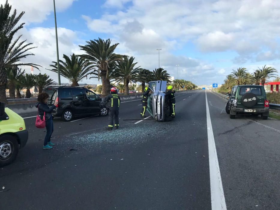 Accidente múltiple en la GC-1 a la altura del aeropuerto