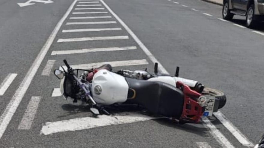 El conductor de una moto circula en sentido contrario, se da a la fuga y da positivo en cocaína en Las Palmas de Gran Canaria