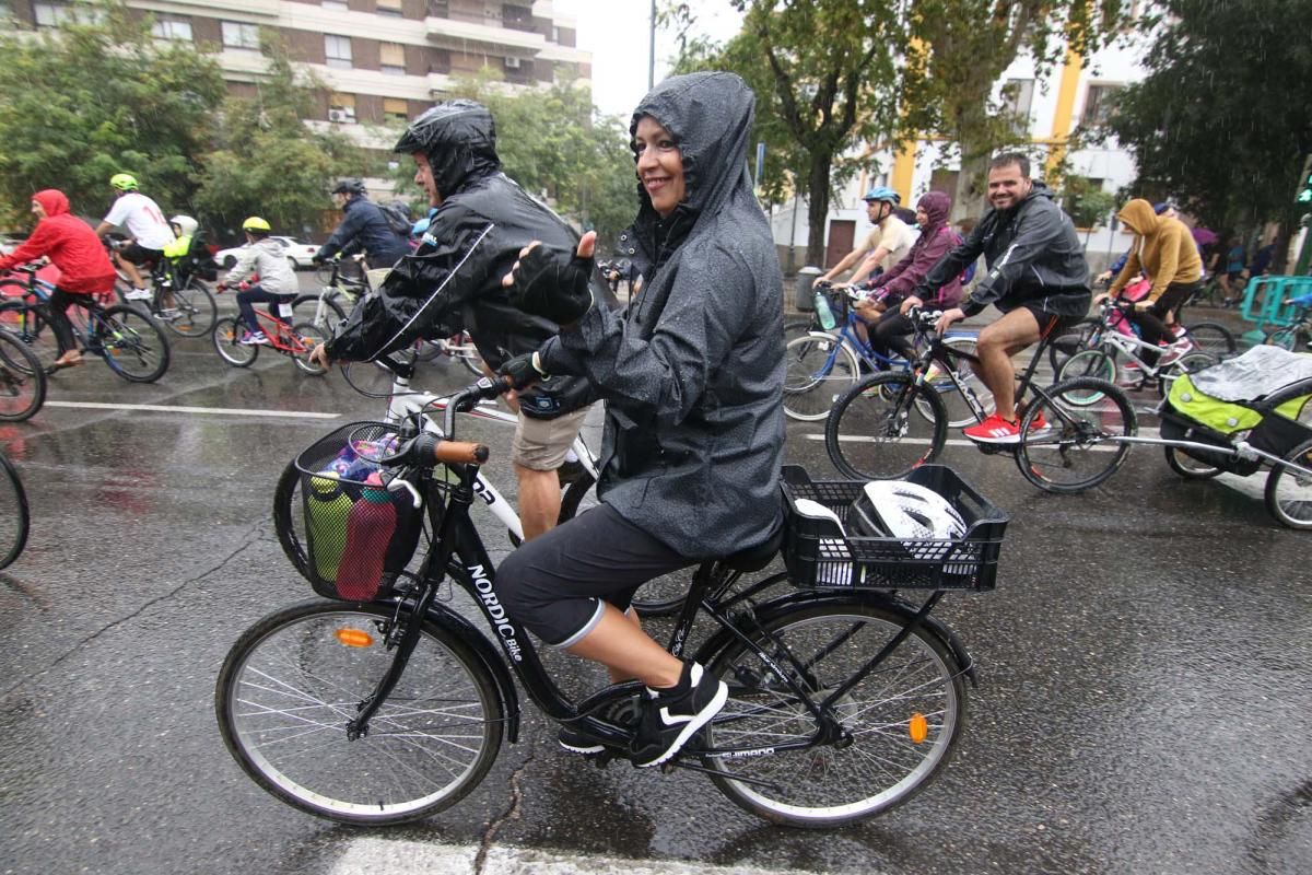 La Fiesta de la Bicicleta desafía a la lluvia