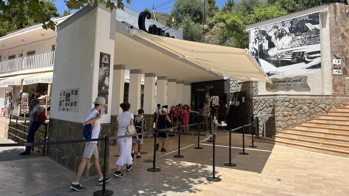 Desde les Coves de Sant Josep recomiendan planificar el viaje y adquirir las entradas por anticipado en la web.