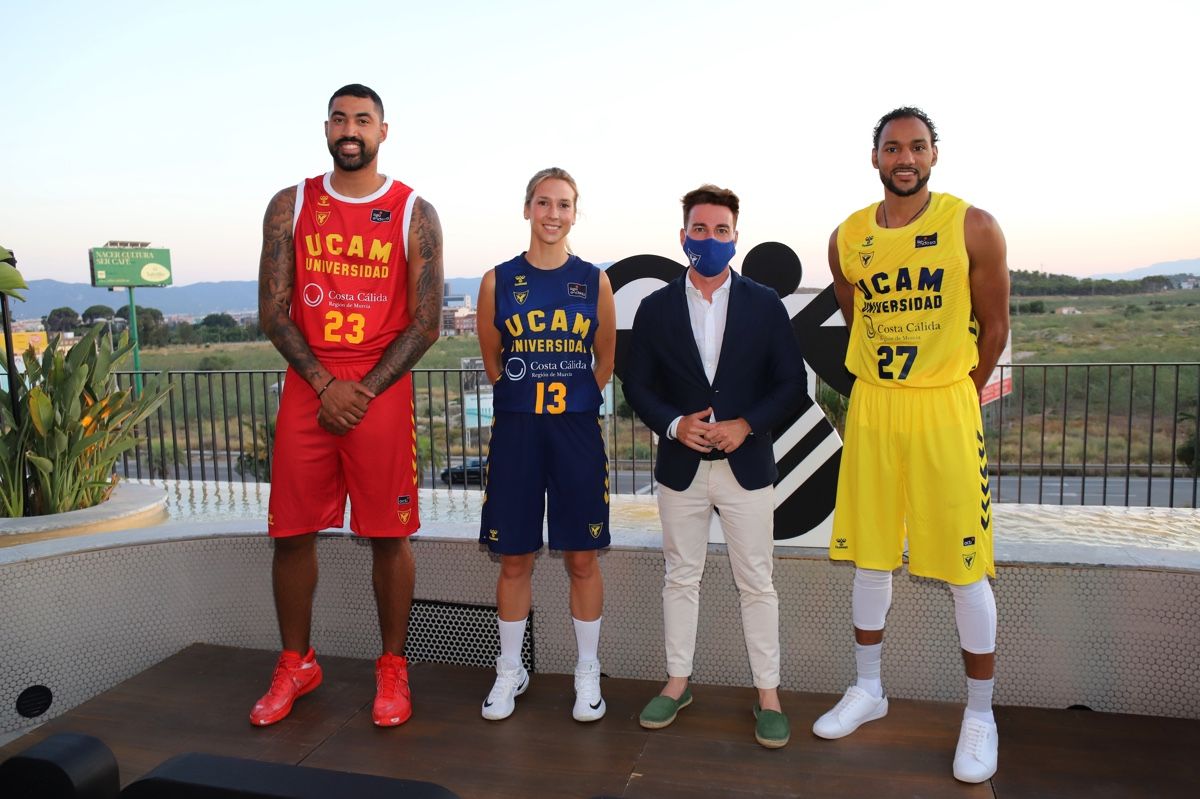 Los equipos de la UCAM presentan sus nuevas equipaciones