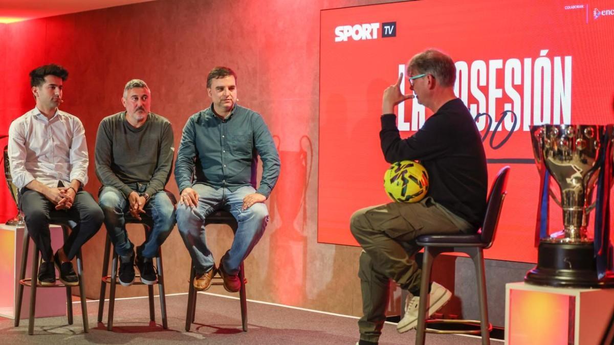 Los periodistas de Sport Carlos Monfort, Ivan Sanantonio y Jaume Marcet acompañaron al presentador de La Posesión David Bernabéu