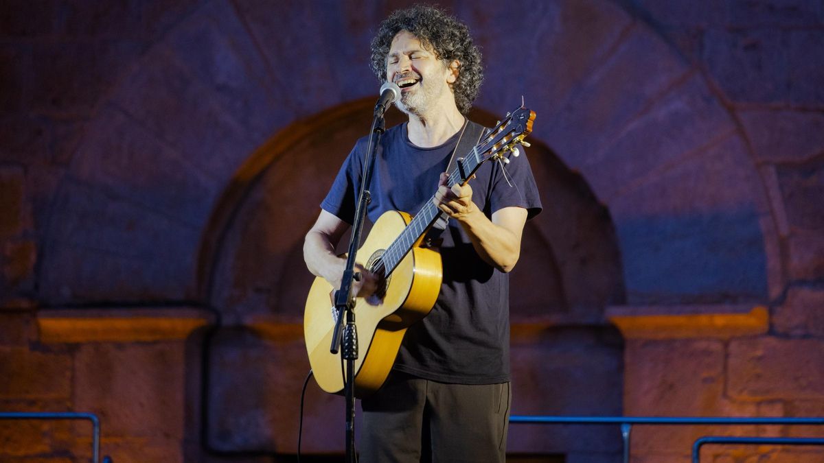 Un moment del concert de Nico Roig a Usall en el marc del Recòndit.