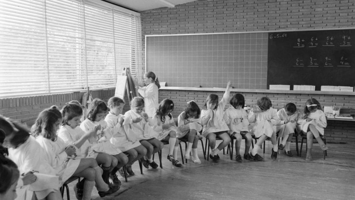 Interior de una delas aulas en el pasado.