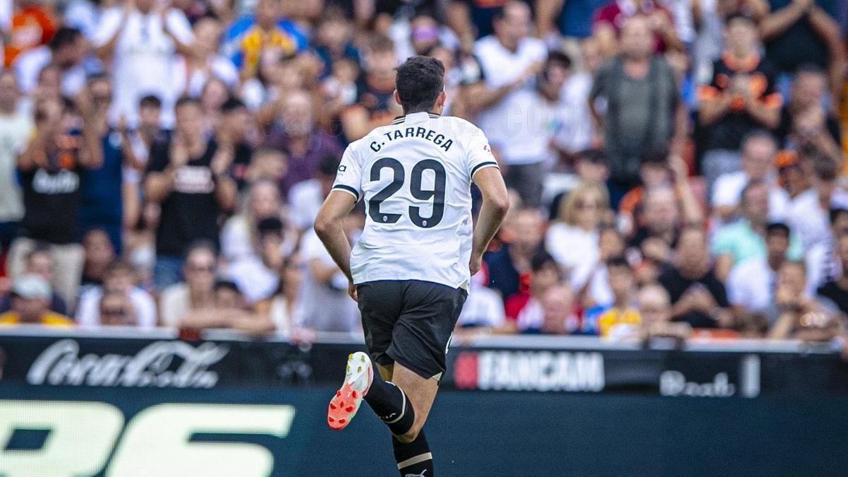 César Tárrega, en su debut oficial en LaLiga en 2023.