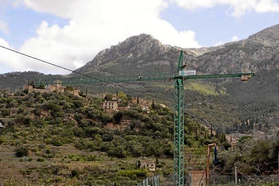 In Deià fürchten Anwohner, dass eine geplante Luxussiedlung die Idylle endguültig zerstört. Schon jetzt liegt vieles im Argen. Ein Besuch vor Ort.