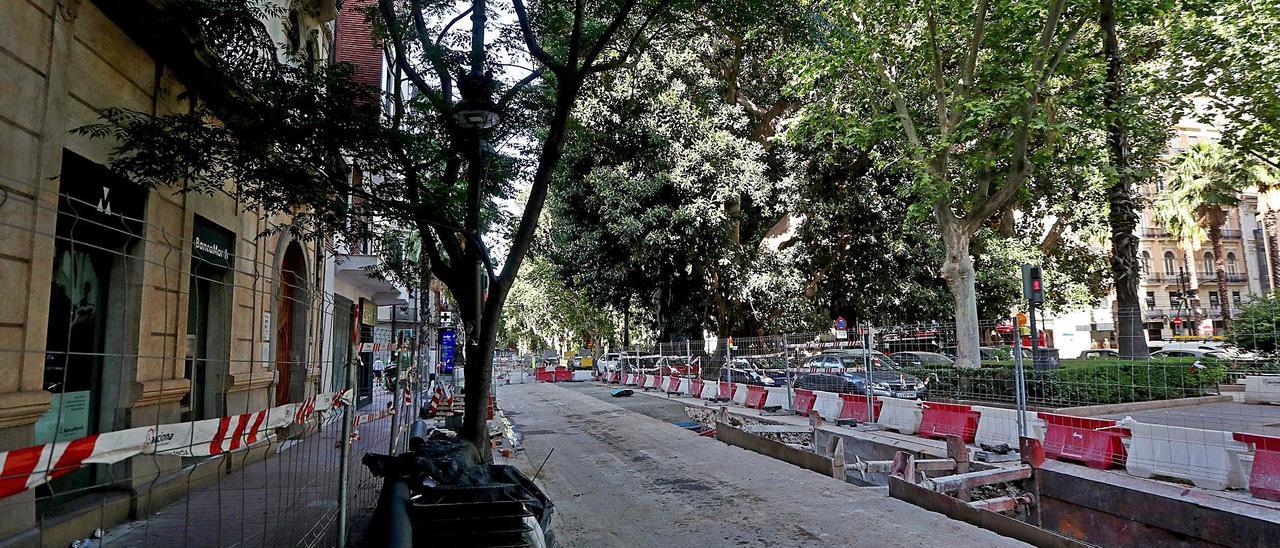 Obras en la Gran Vía del Marqués del Turia, en una imagen de archivo de mayo del año pasado. | F.CALABUIG