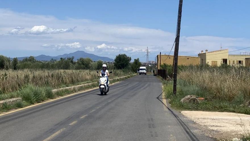 Peñíscola ha reasfaltado el camino dels Abellers para mejorar la seguridad vial. | ALBA BOIX