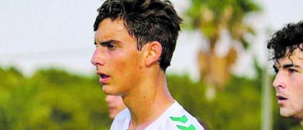 Javi Villar, durante un encuentro con el Elche Juvenil A de División de Honor.  | E.C.F.