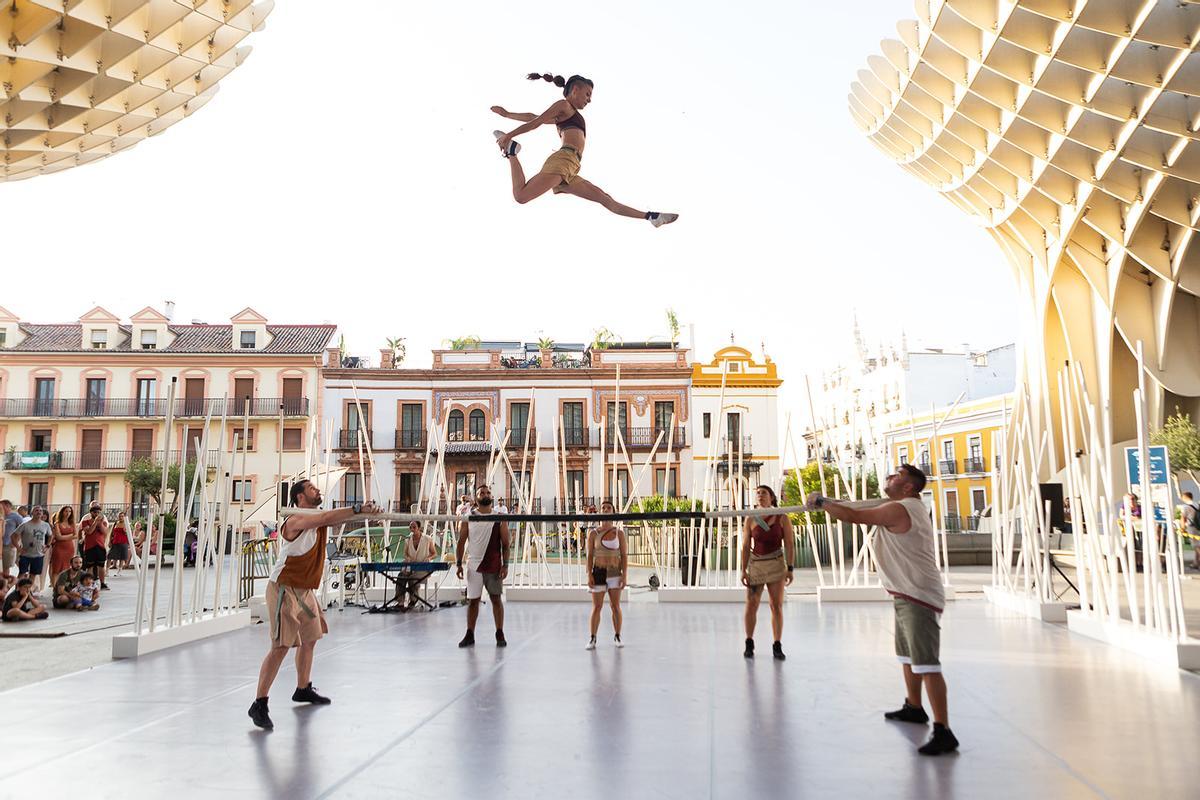 "Fins al cel", de Spinish Circo