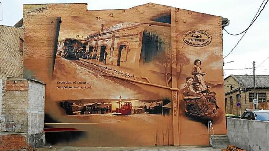 Navàs decora una paret de l&#039;antic cine Espanyol amb un gran mural