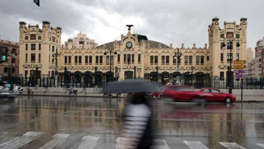 Fuertes lluvias provocan inundaciones en bajos y garajes en Málaga