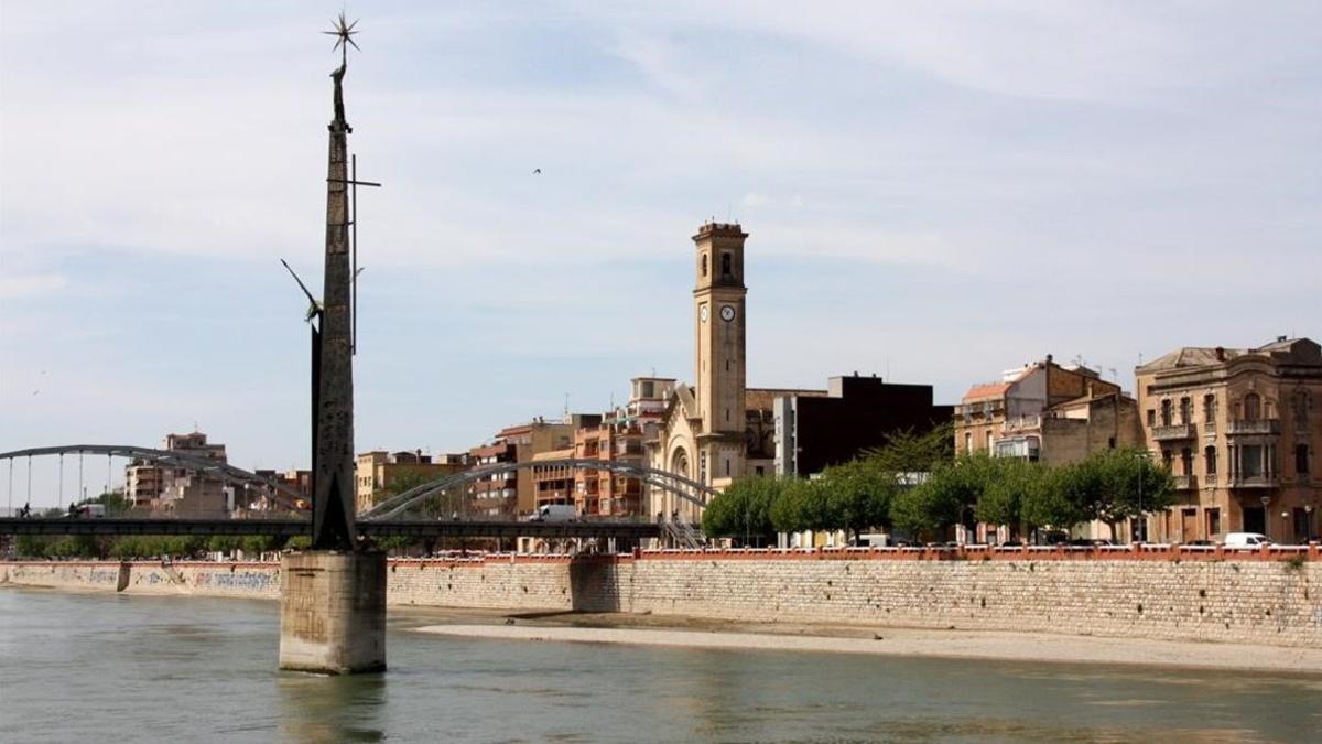 El Ebre a su paso por Tortosa.