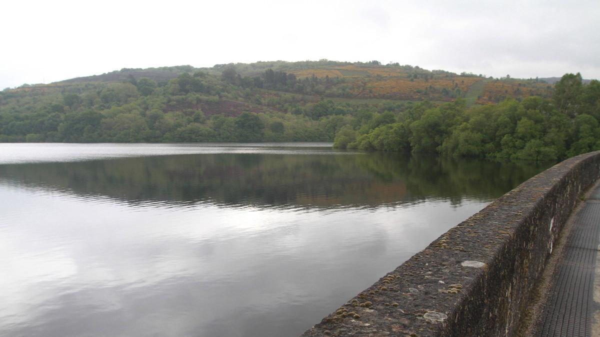 El río Limia a su paso por el embalse de As Conchas, en Lobeira (Ourense).