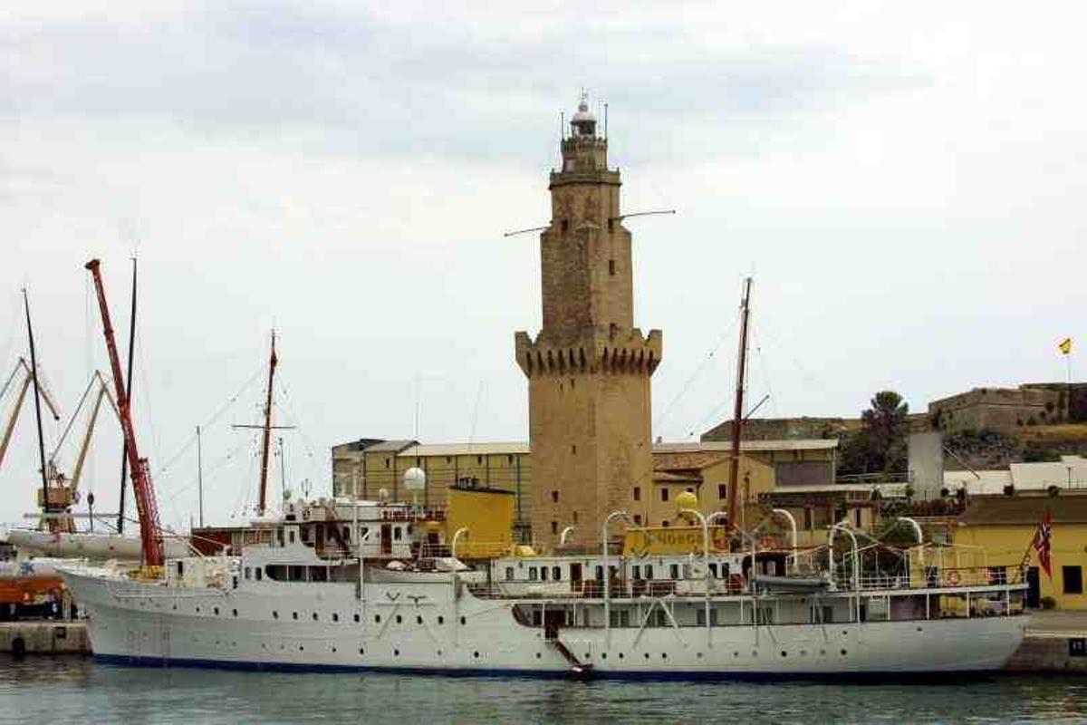 El 'Norge', atracado en Porto Pi. El 'Norge', atracado en Porto Pi.