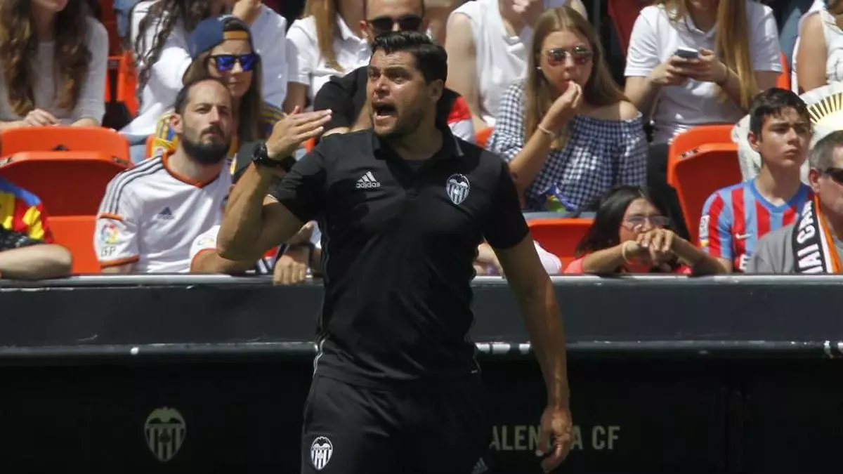 Cristian Toro vuelve a Mestalla en el partido más difícil del mundo