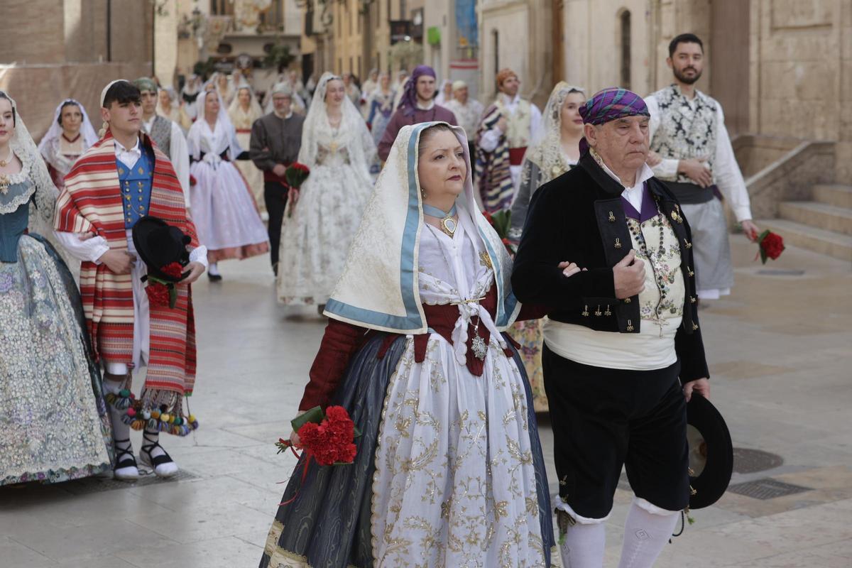 Todas las fotos de la ofrenda del 18 de marzo por la calle San Vicente hasta la 16:30 horas