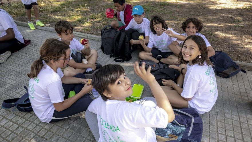 Los niños del Coll d&#039;en Rabassa reclaman su derecho a ir seguros en bicicleta