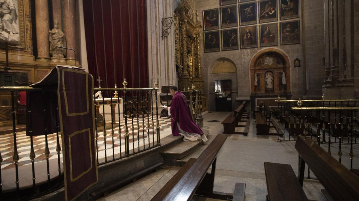 Una eucaristía en solitario antes de la pandemia.