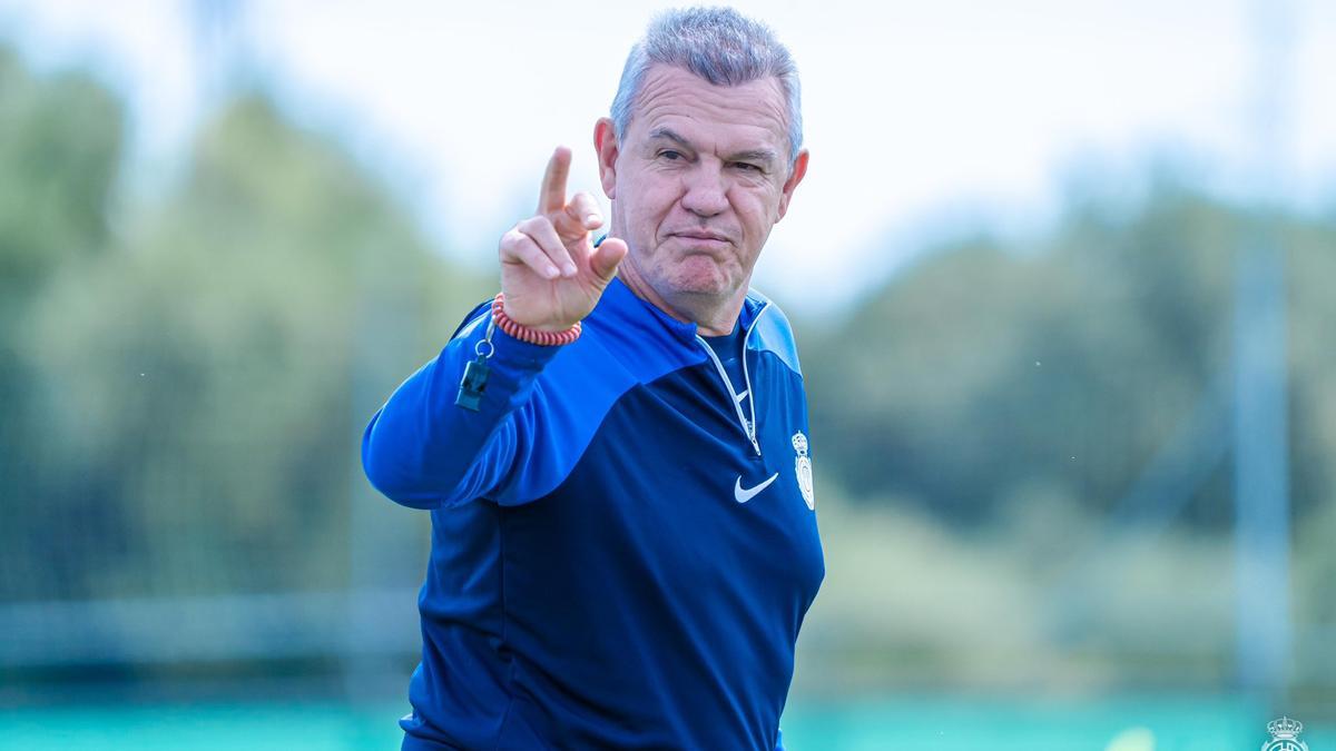 Javier Aguirre, técnico del Real Mallorca, en un entrenamiento reciente.