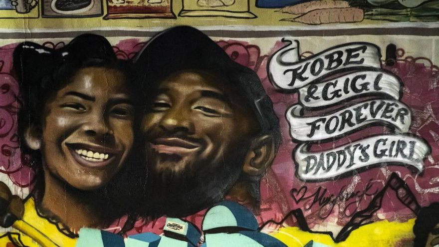 Graffiti en homenaje a Kobe Bryant y su hija Gianna.