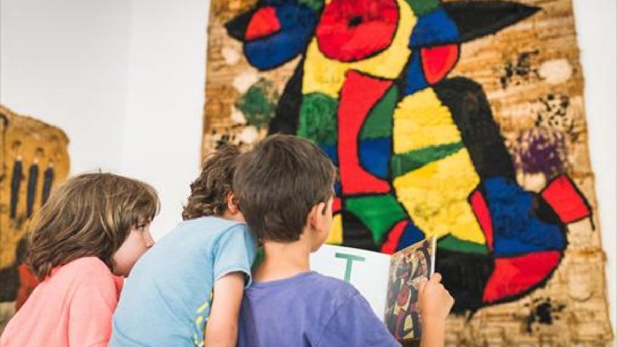 Niños en la Fundació Miró