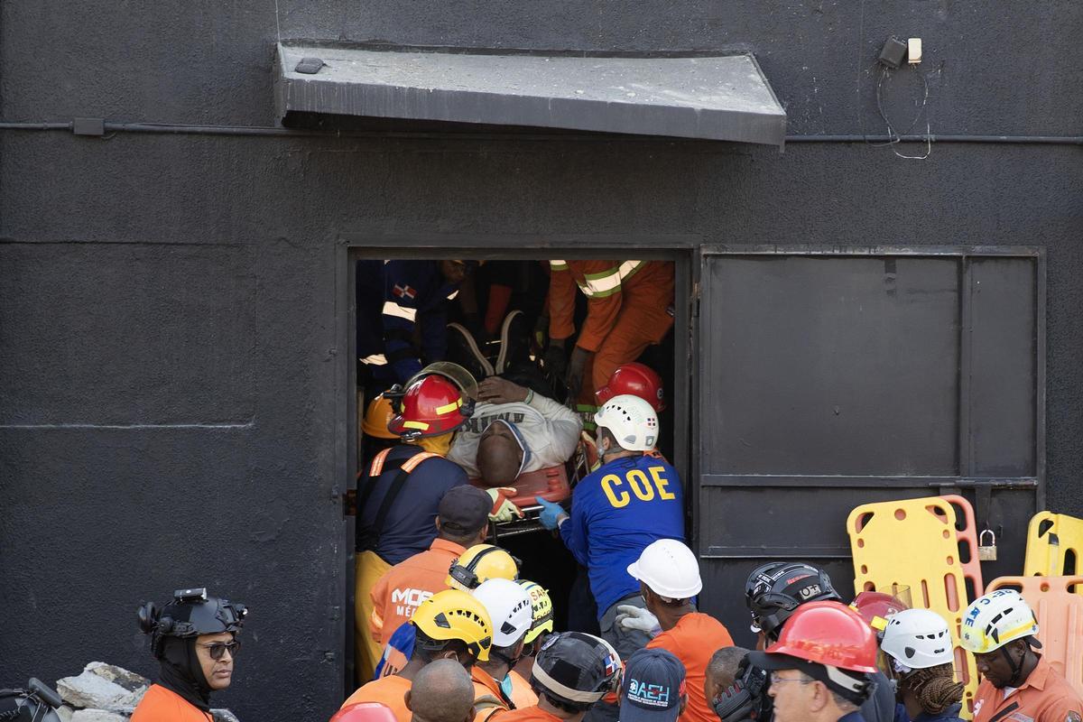 Rescate de heridos en la discoteca Jet Set de Santo Domingo, en República Dominicana.