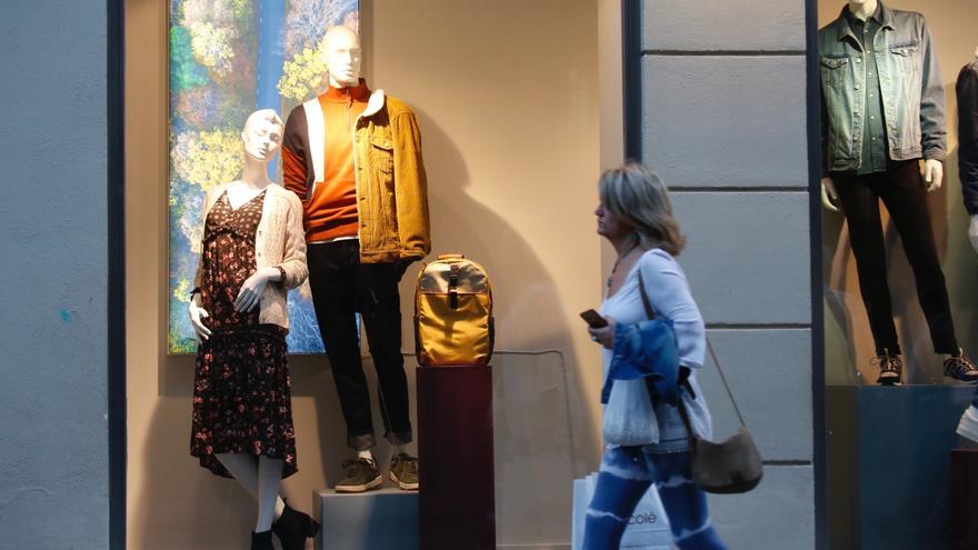 Los escaparates se apagarán el miércoles en Córdoba y los monumentos seguirán iluminados