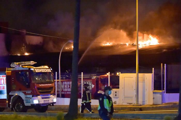 Incendio en la urbanización industrial Las Torres
