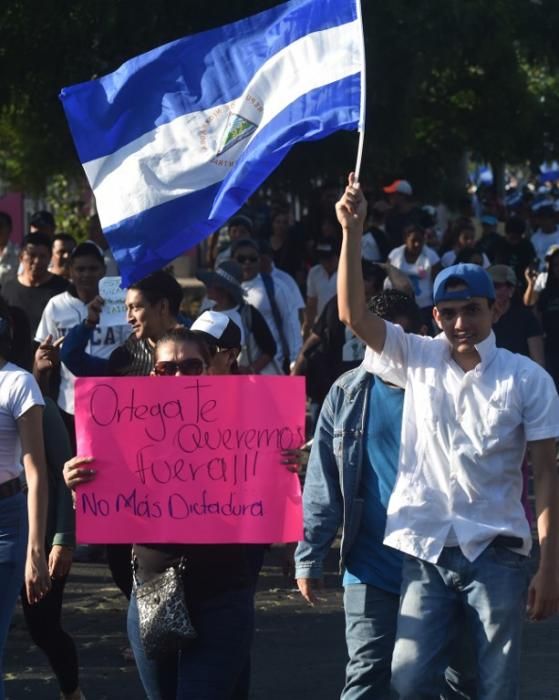 Multitudinaria marcha en Nicaragua