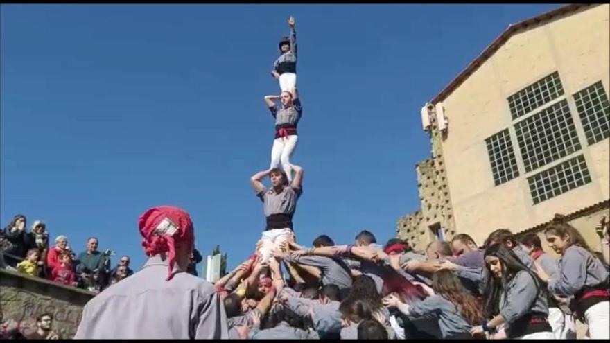 Els Tirallongues baixen les escales del Carme