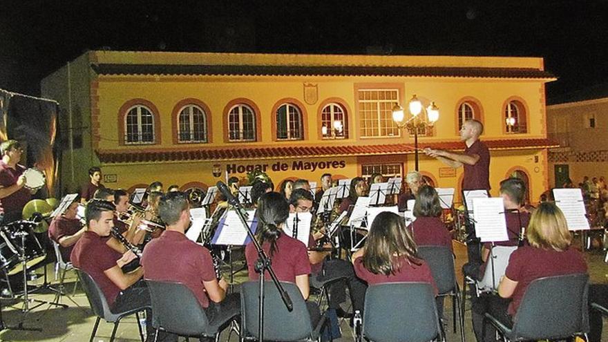 La localidad celebra la semana cultural en honor al emigrante