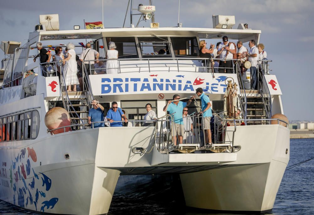 Santa Catalina embarca a la Mare de Déu del Carme