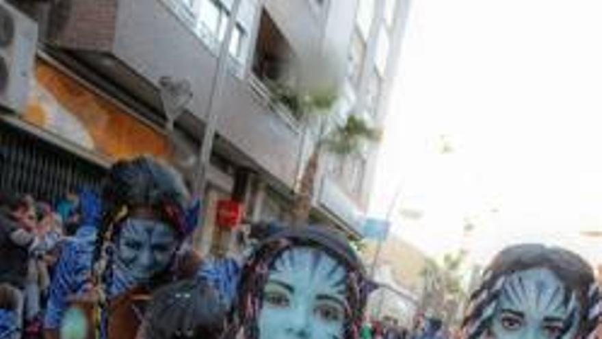 El Carnaval de Torrevieja 2015 crece con la participación de 37 comparsas