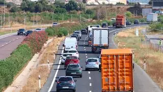 Colapso en la autopista AP-7 en Castellón: tráfico al máximo, más accidentes y peor estado