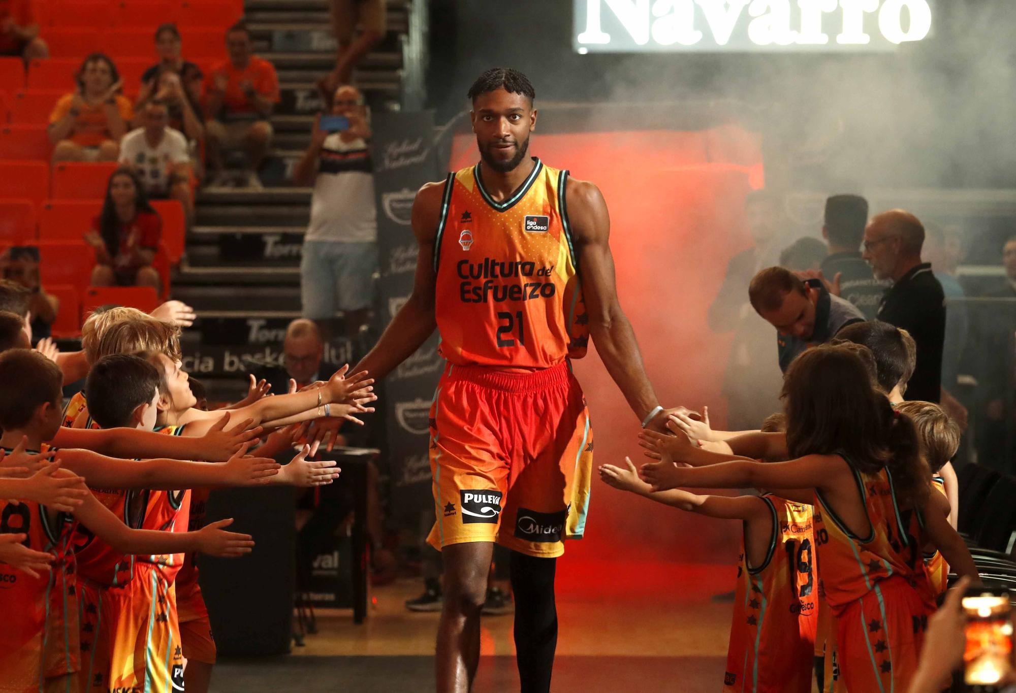 Presentación del Valencia Basket en La Fonteta