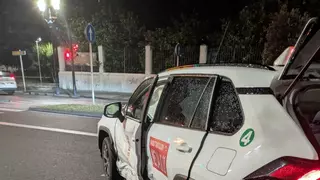 Accidente en Gijón: dos coches impactan de madrugada en este conflictivo punto de la ciudad