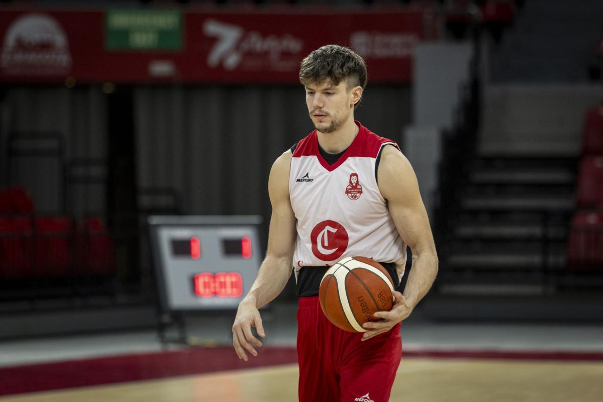 ENTRENAMIENTO DEL CASADEMONT ZARAGOZA MASCULINO