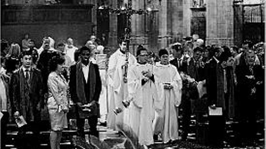 Girona Celebració d&#039;iniciació cristiana per a 11 adults